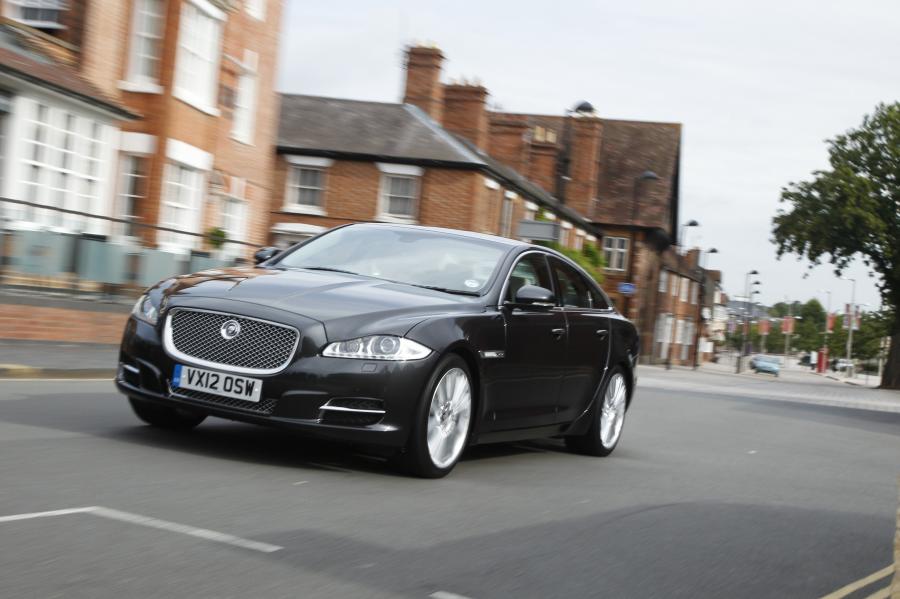  Jaguar XJ 2012 года  (UK) (фото 78 из 121)